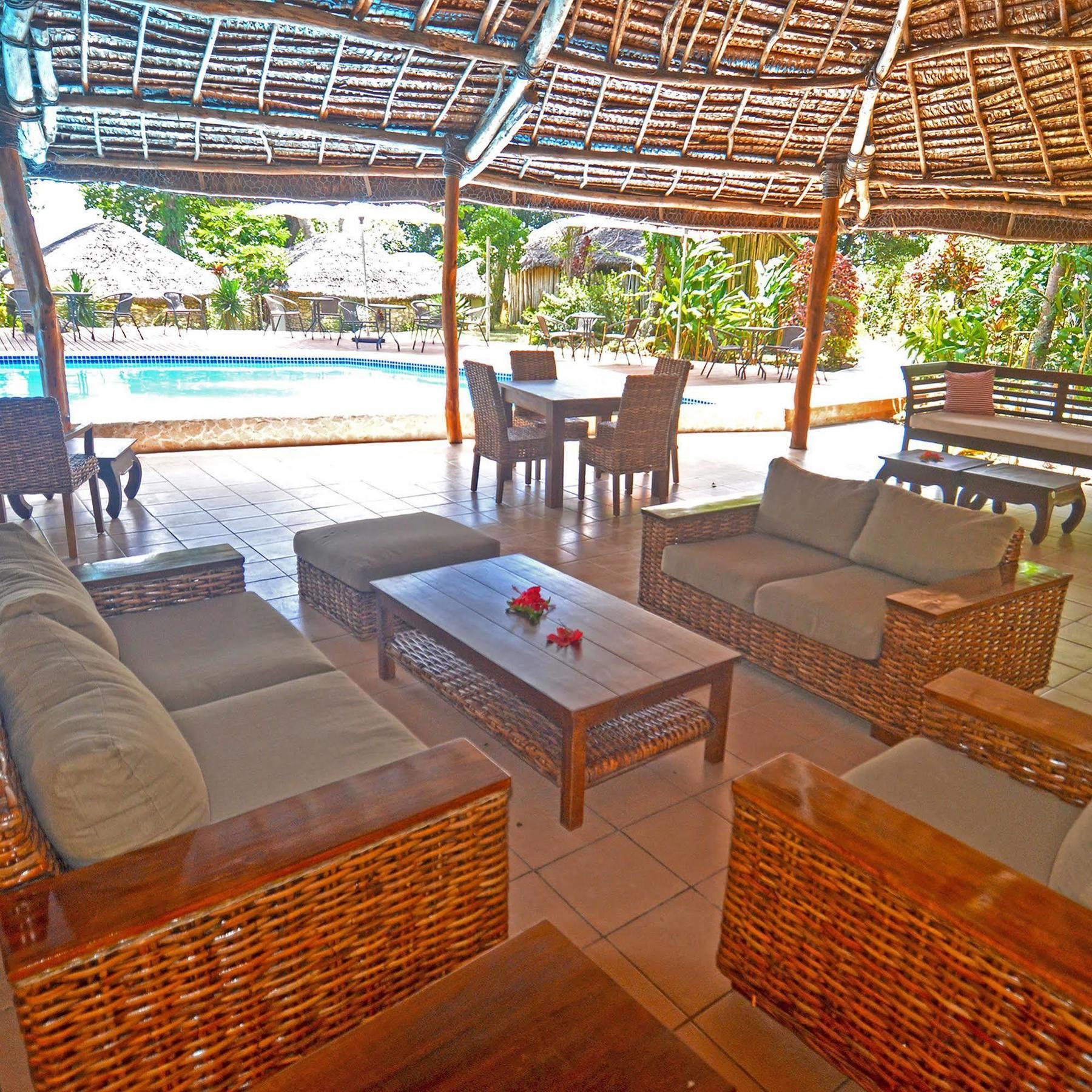 Coco Beach Resort Port Vila Bagian luar foto