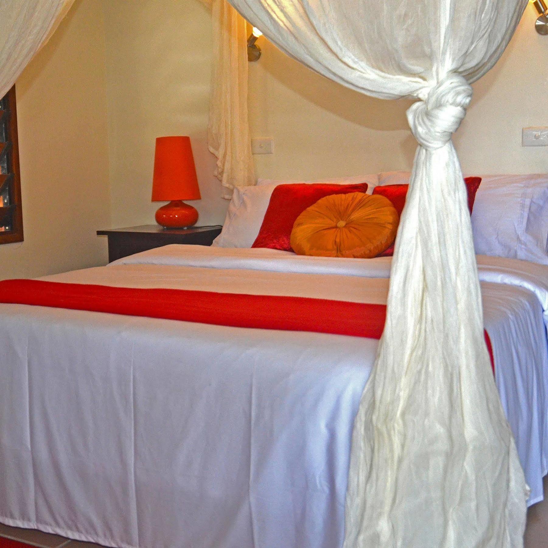 Coco Beach Resort Port Vila Bagian luar foto