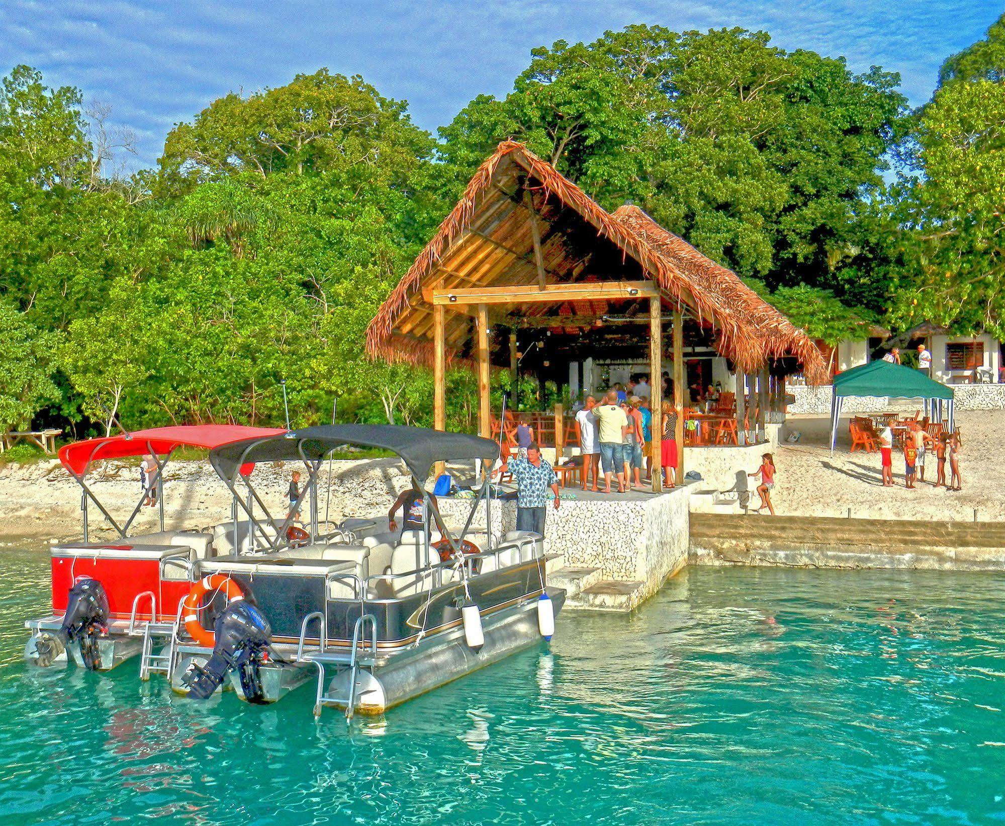 Coco Beach Resort Port Vila Bagian luar foto